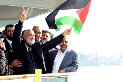 Ismail Haniya, a bordo del barco Mavi Mármara, asaltado por tropas israelíes en 2010.