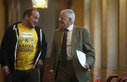 David Fernàndez (esquerra), amb Romero de Tejada, al Parlament.