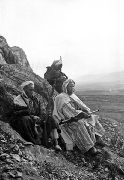 Miembros de una harka rife?a en Marruecos, en 1920.