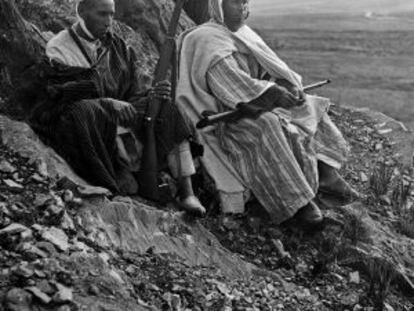Miembros de una harka rifeña en Marruecos, en 1920.