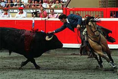 Pablo Hermoso de Mendoza, durante su segundo toro.