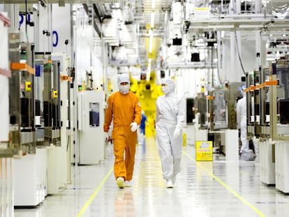 Una planta de fabricación de semiconductores.