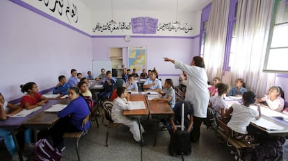 Alumnos en un aula del colegio Oudaya de Rabat.