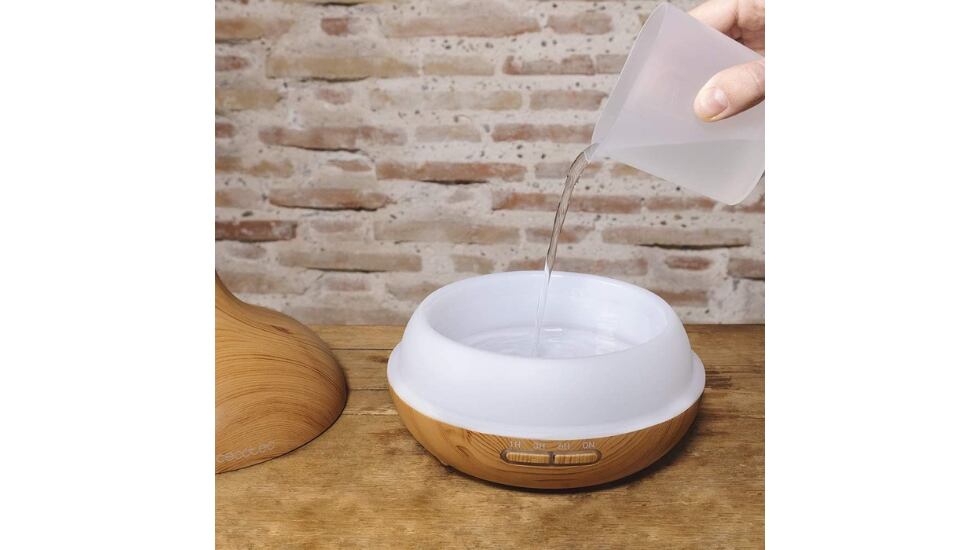 Tiene un depósito de agua de 300 mililitros.