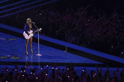 Taylor Swift cantó un popurrí de sus éxitos en la 36 edición de los MTV Music Awards.