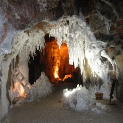 Interior de las minas de sal de Cardona, en Barcelona.
