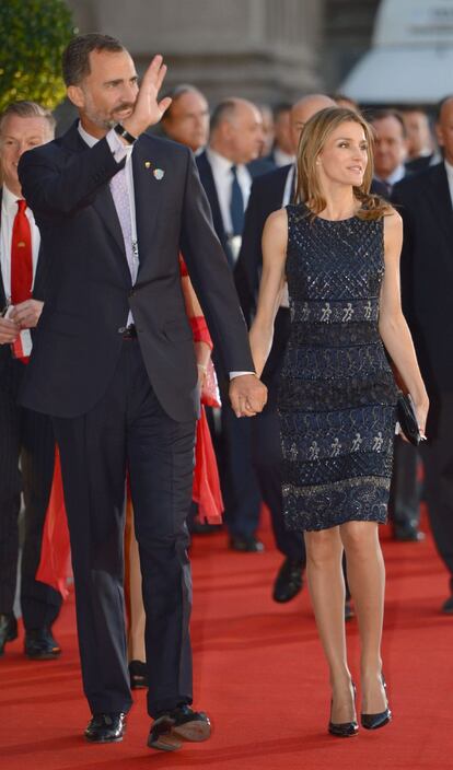 Los Principes de Asturias, Felipe de Borbón y Letizia Ortiz, a su llegada a la ceremonia inaugural.