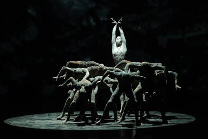Escena de la obra 'Perros sin Plumas' de la compañía danza de Deborah Colker.