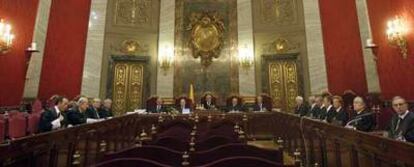 La Sala Especial del Tribunal Supremo, reunida ayer en el Salón de Plenos del Palacio de las Salesas.