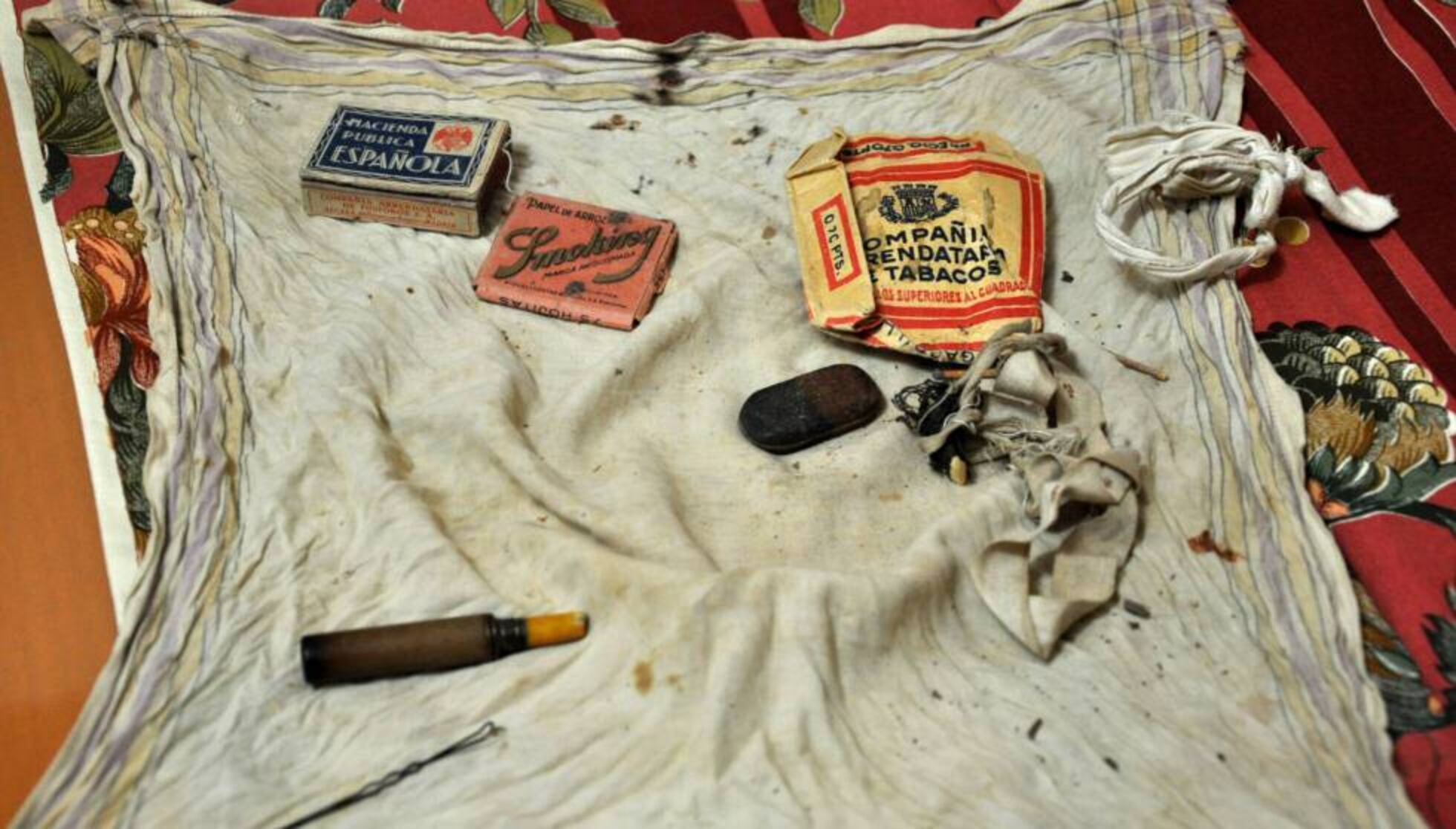 spain cigarette packaging Franco dictatorship: How a cigarette pack became a form of anti-Franco  resistance | Spain