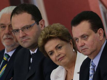 Dilma Rousseff junto con el ministro de economía el miércoles.