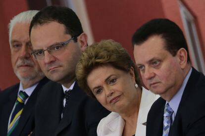 Dilma Rousseff junto con el ministro de economía el miércoles.