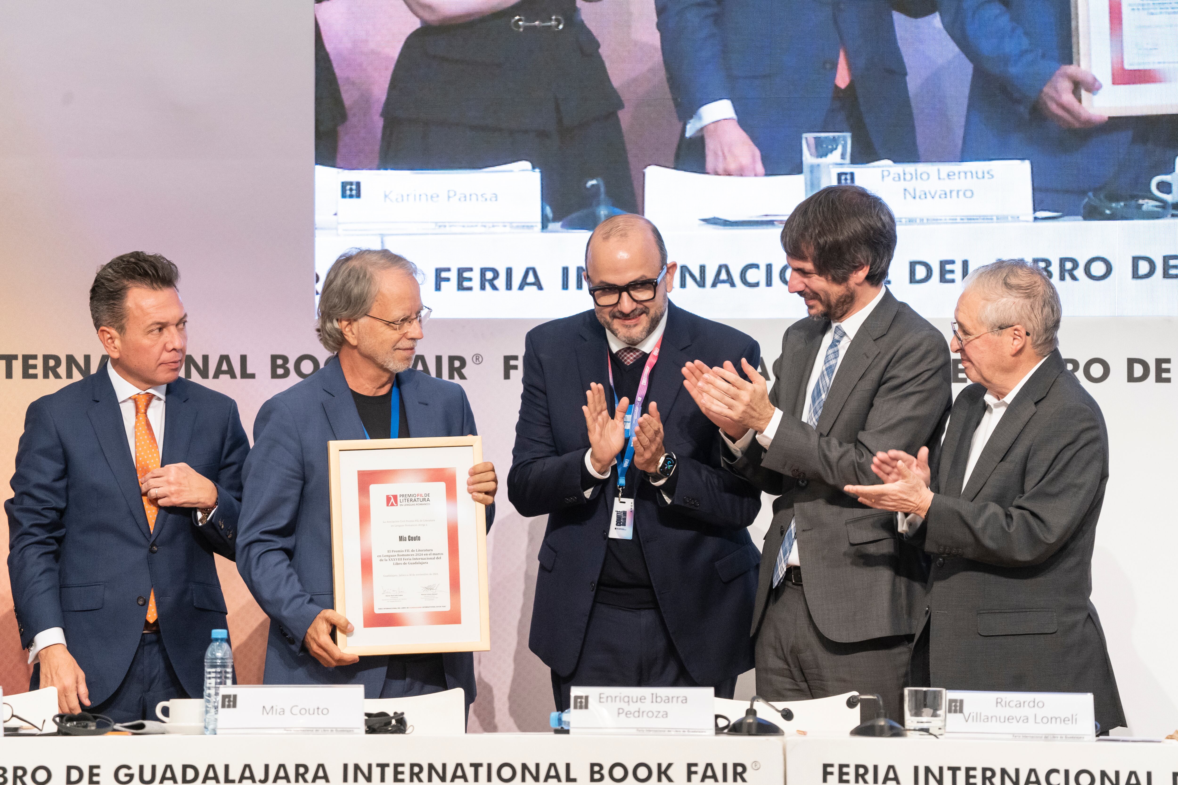 Mia Couto, en la inauguración de la FIL: “La poesía es mi religión”