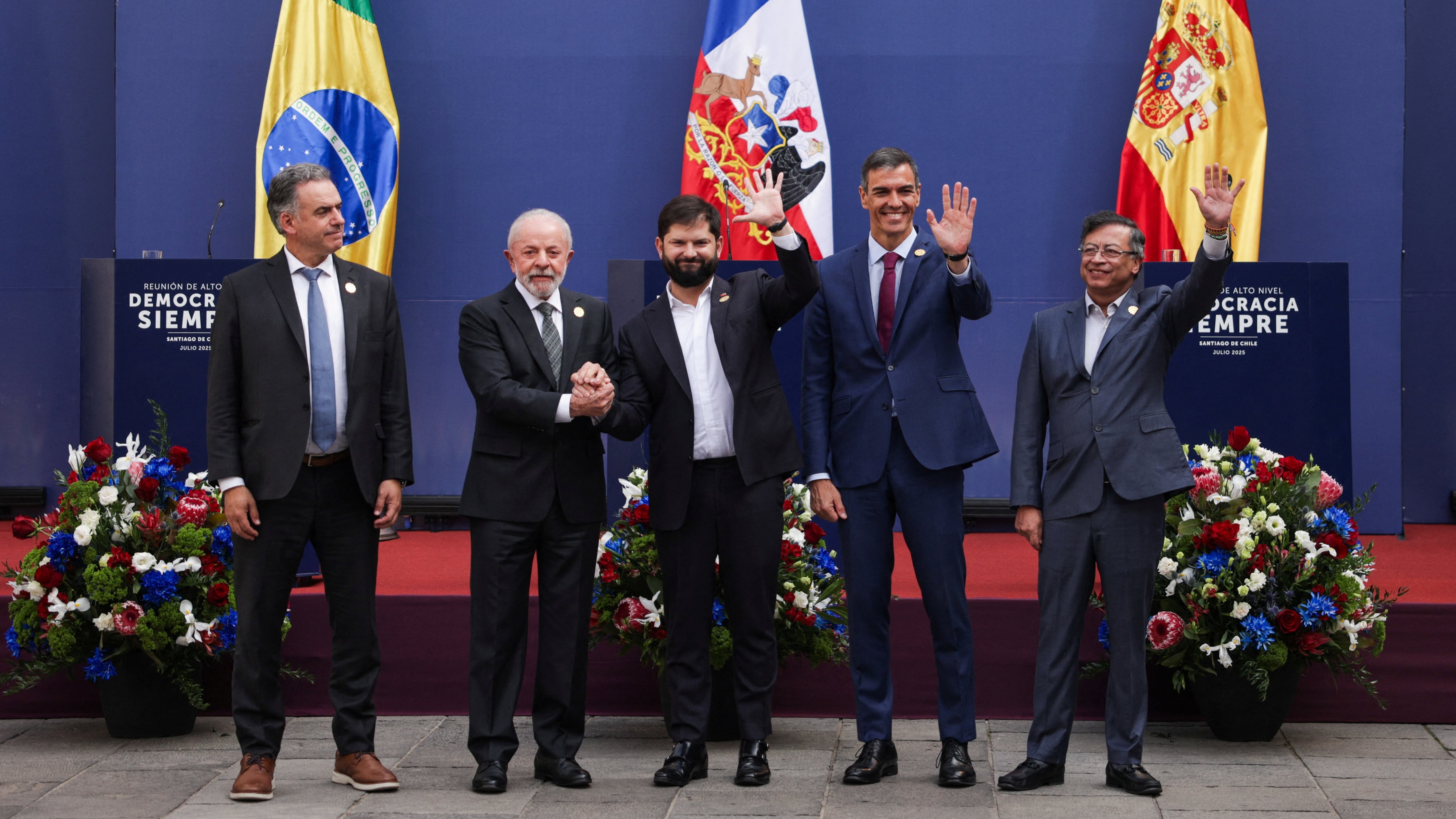 Democracia siempre
