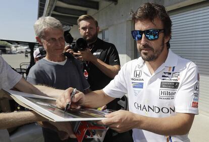 Fernando Alonso, en el Indianapolis Motor Speedway este lunes.