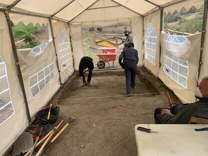 Inicio de los trabajos de exhumación en el barranco de Víznar (Granada)