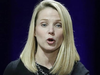 Marissa Mayer durante una presentaci&oacute;n