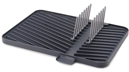 Vista del escurreplatos plegable con descuento en Amazon.