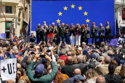 Participantes en la concentración, este sábado, en la plaza de Callao.