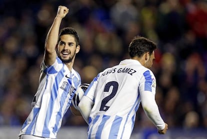 Isco celebra uno de los goles.