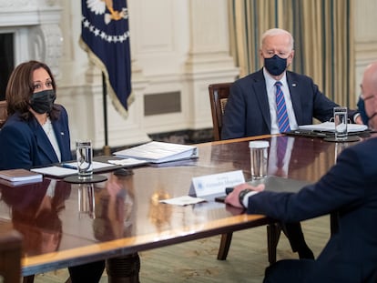 La vicepresidenta Kamala Harris y el presidente Biden, este miércoles en la Casa Blanca.