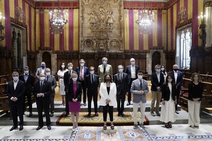 Los miembros del patronato de la Mobile World Capital, este jueves en el Ayuntamiento de Barcelona.