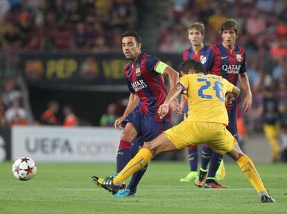 Xavi, ayer, en el primer partido de Champions del curso en el Camp Nou.