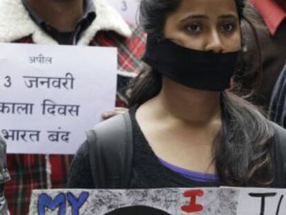 Protesta en Nueva Delhi (India), el pasado 30 de diciembre, por la violación y asesinato de una joven.