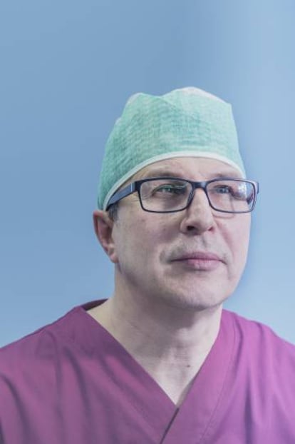 De arriba a abajo, Siim Sikkut, 'chief information officer' del Gobierno estonio, Kaspar Korjus, director del programa de residencia electrónica, y Sergei Kagalo, médico anestesiólogo del hospital North Estonia Medical Centre.