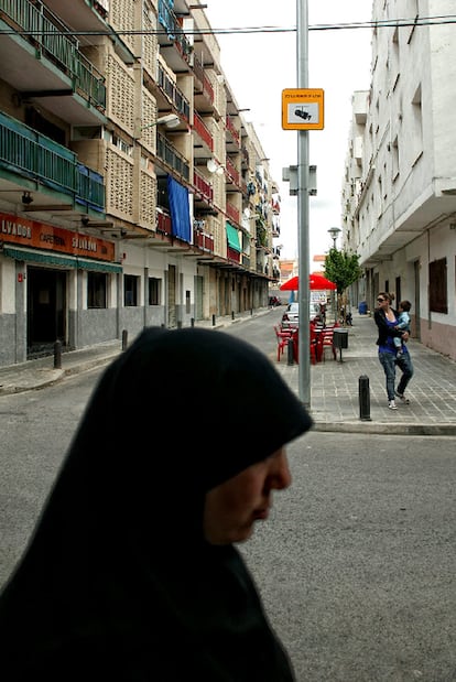 Cámaras de videovigilancia en el barrio de Pisos Planes, en El Vendrell