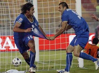 Alberto Aquilani celebra un gol