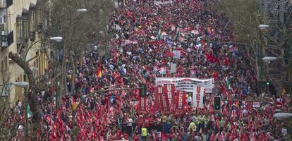 Vista de la manifestaci&oacute;n en Sevilla, en la calle Men&eacute;ndez y Pelayo.