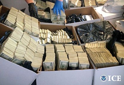 El dinero del narco incautado por la policía en Los Angeles.