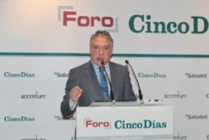 Tom&aacute;s Burgos, en el Foro Cinco D&iacute;as