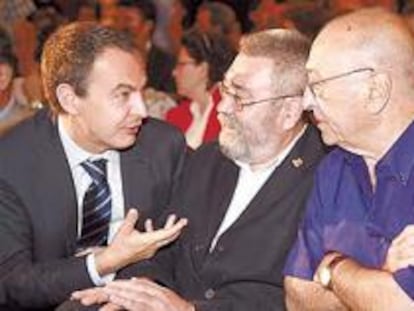 Zapatero asegura que no "dará ningún paso atrás" en derechos sociales