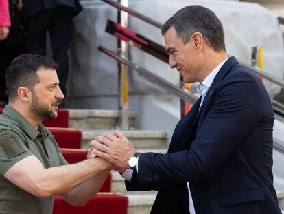 Zelenski y Sánchez, durante su encuentro en Kiev este sábado.