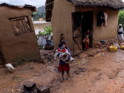 Una vivienda destrozada por el ciclón en Fianarantsoa, Madagascar, este domingo.