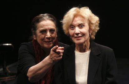 Ensayo de la obra 'El cojo de Inihman', con Terele Pávez, Marisa Paredes e Irene Escolar, el 29 de noviembre de 2013.