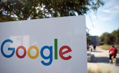 Un cartel de Google en Menlo Part, California
