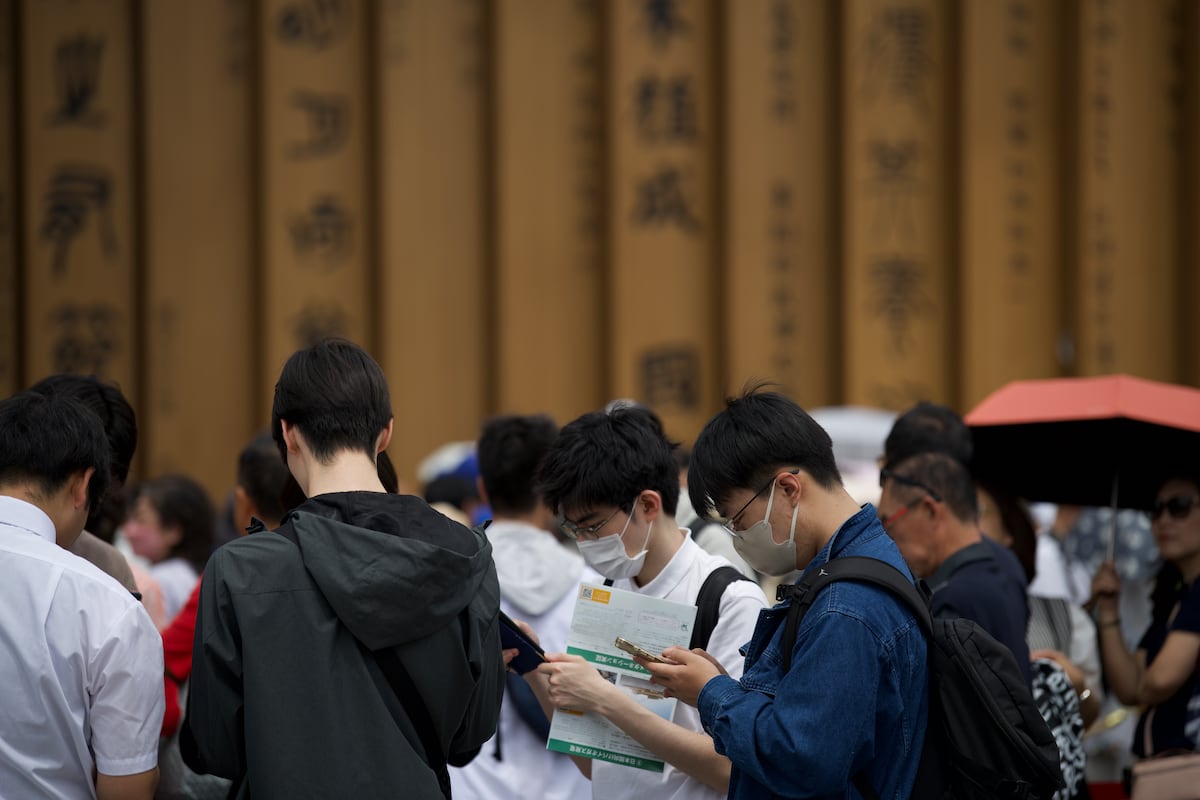 Una ciudad japonesa quiere limitar el uso de los móviles a dos horas diarias
