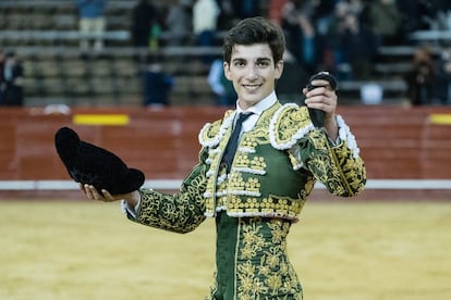 Marcos paseó la única oreja del festejo.