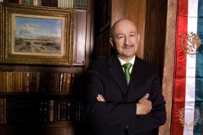 El expresidente Carlos Salinas de Gortari, en su casa de M&eacute;xico.