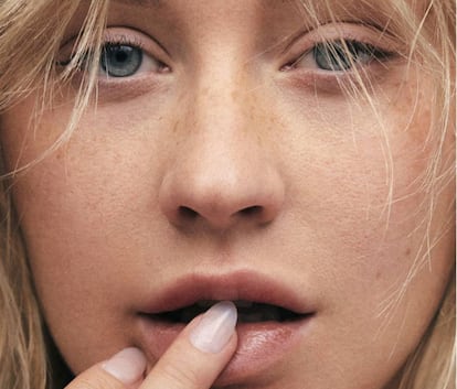 Portada de la revista 'Paper' de marzo de 2018, donde aparece Christina Aguilera sin maquillaje.