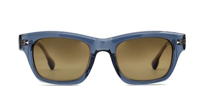 Las gafas Pier 59 de Etnia Barcelona cuentan con lentes de cristal mineral natural, que garantizan la mirada más nítida del mundo. Resistentes a 400ºC. Precio: 219 euros.