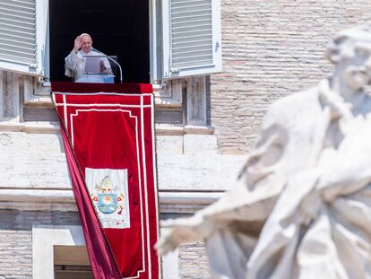 El papa Francisco, durante su rezo dominical del Angelus.