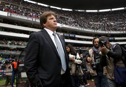 Miguel Herrera previo a un partido de M&eacute;xico en 2014
 