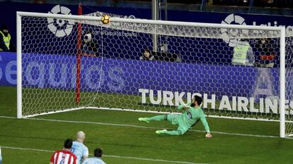 Penalti fallado por Torres ante el Celta.