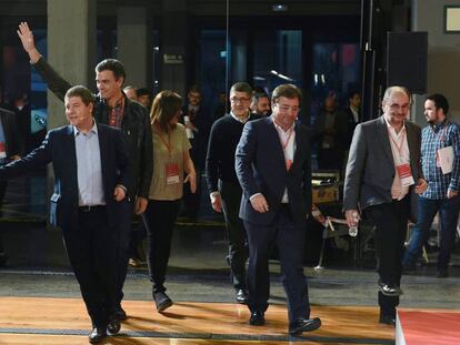 Sánchez junto a Patxi López, Guillermo Fernández Vara, Javier Lambán y Emiliano García-Page en marzo de 2018.