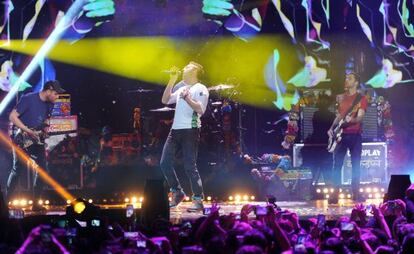 Coldplay durante un concierto en Milan. 