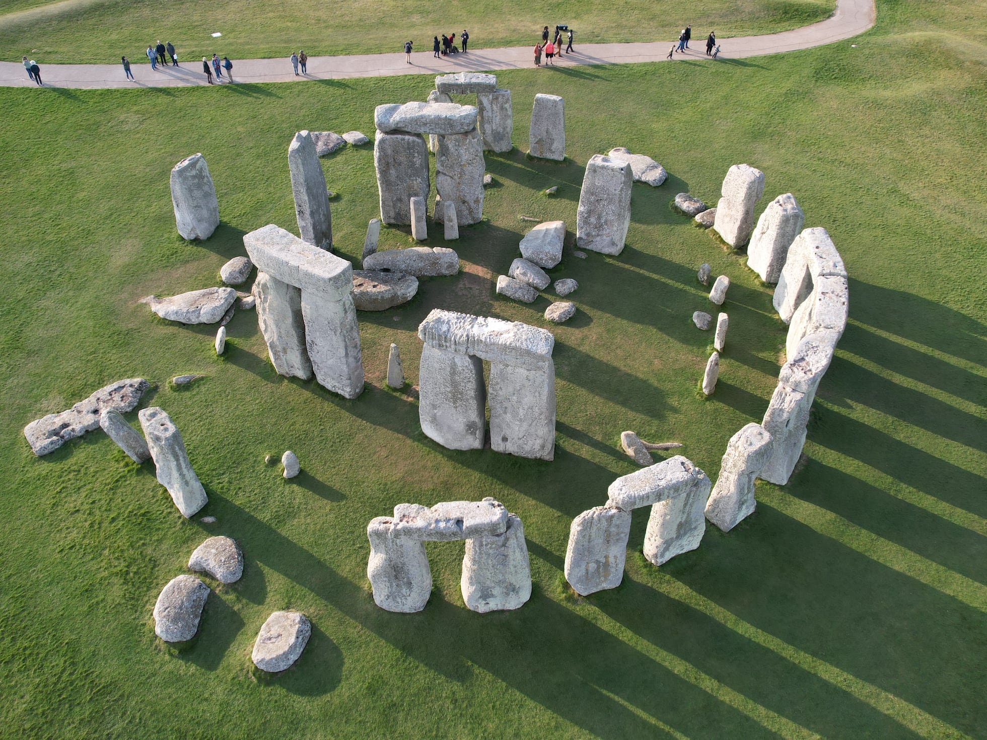 New mystery at Stonehenge: The six-ton altar stone traveled over 435 miles from northern Scotland | Science | EL PAĆS English